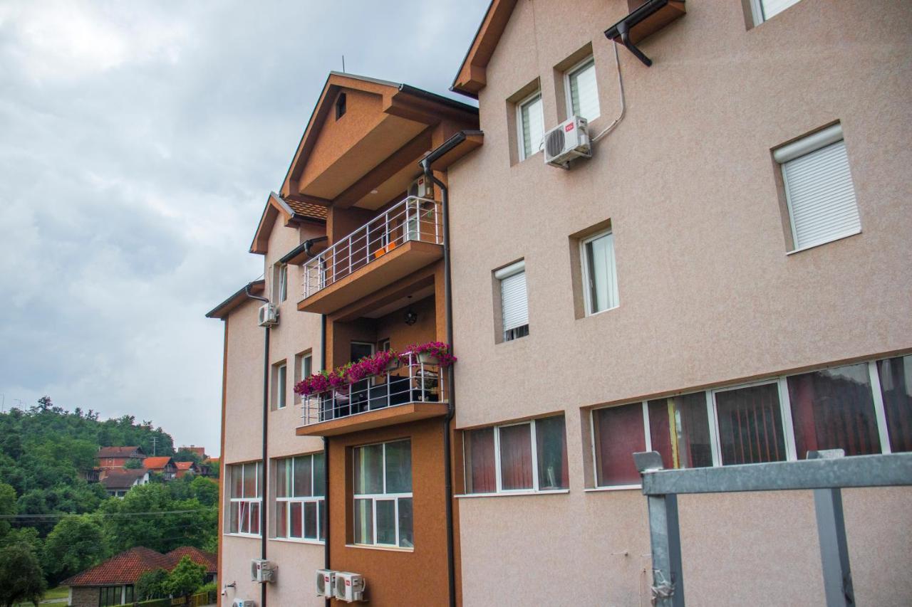 Apartmani Vrla Vladičin Han Exterior foto